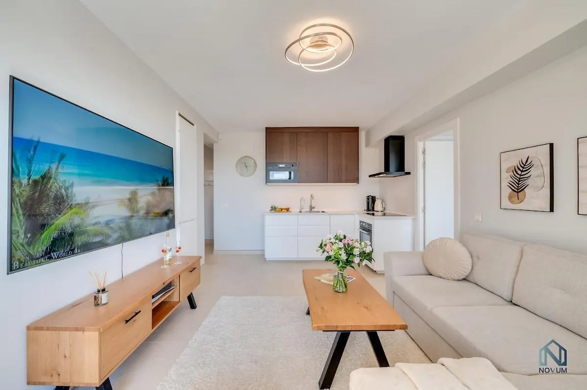 Newly Renovated Sunlit 3Bdrm Apt With Stunning Views Marbella