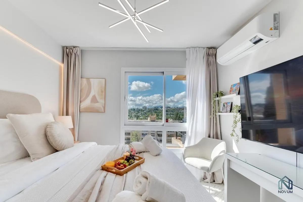 Appartement Newly Renovated Sunlit 3Bdrm Apt With Stunning Views Marbella Spanje
