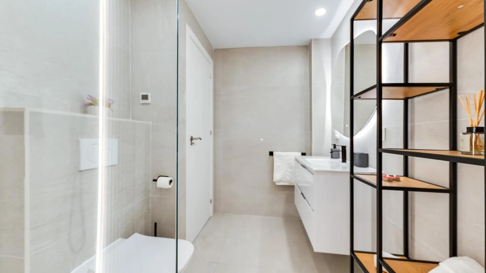 Newly Renovated Sunlit 3Bdrm Apt With Stunning Views Marbella Apartment