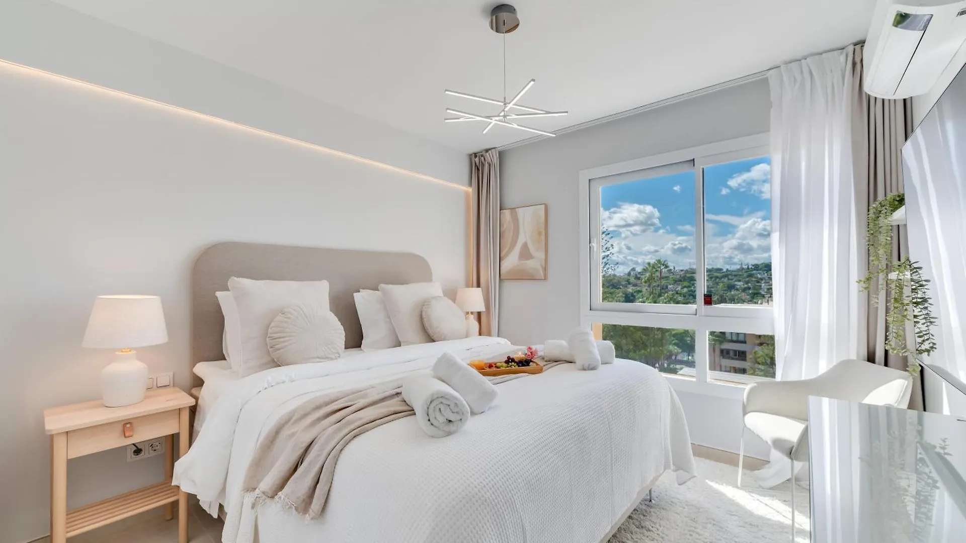 Newly Renovated Sunlit 3Bdrm Apt With Stunning Views Marbella Appartement