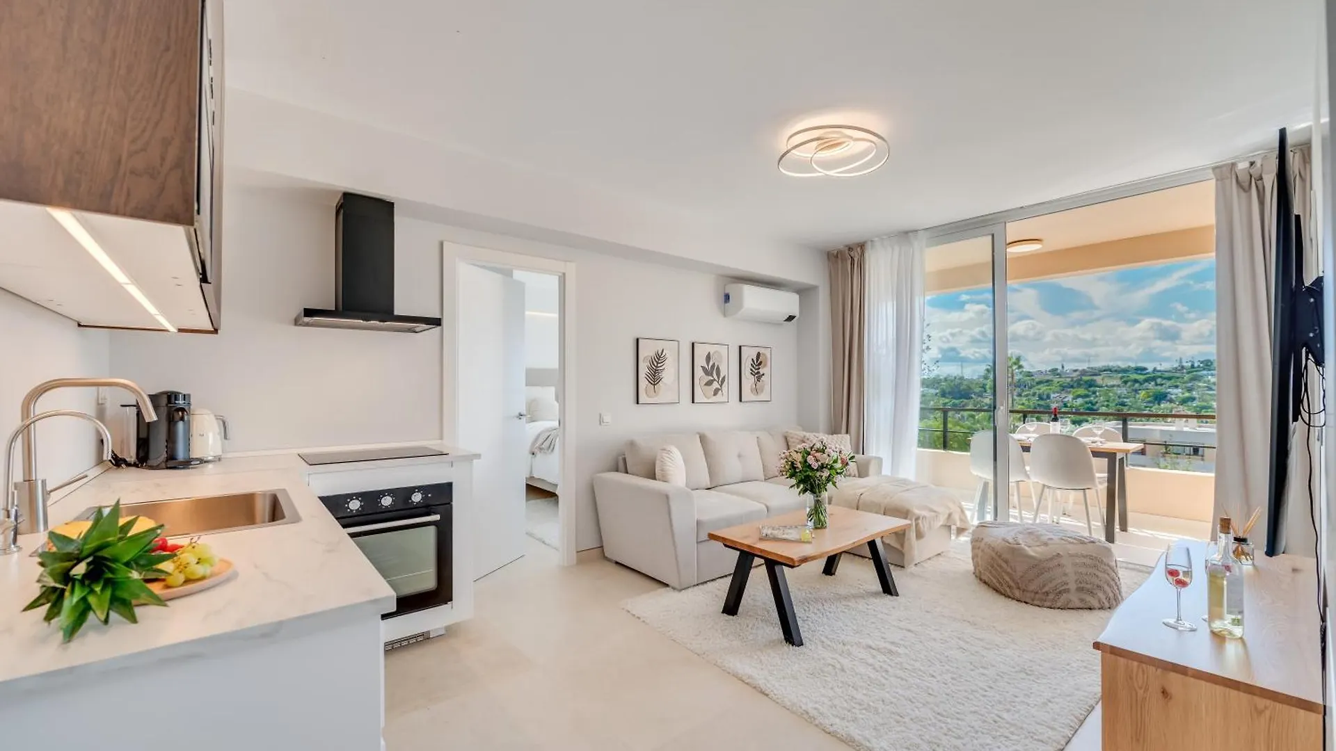Newly Renovated Sunlit 3Bdrm Apt With Stunning Views Marbella 0*,