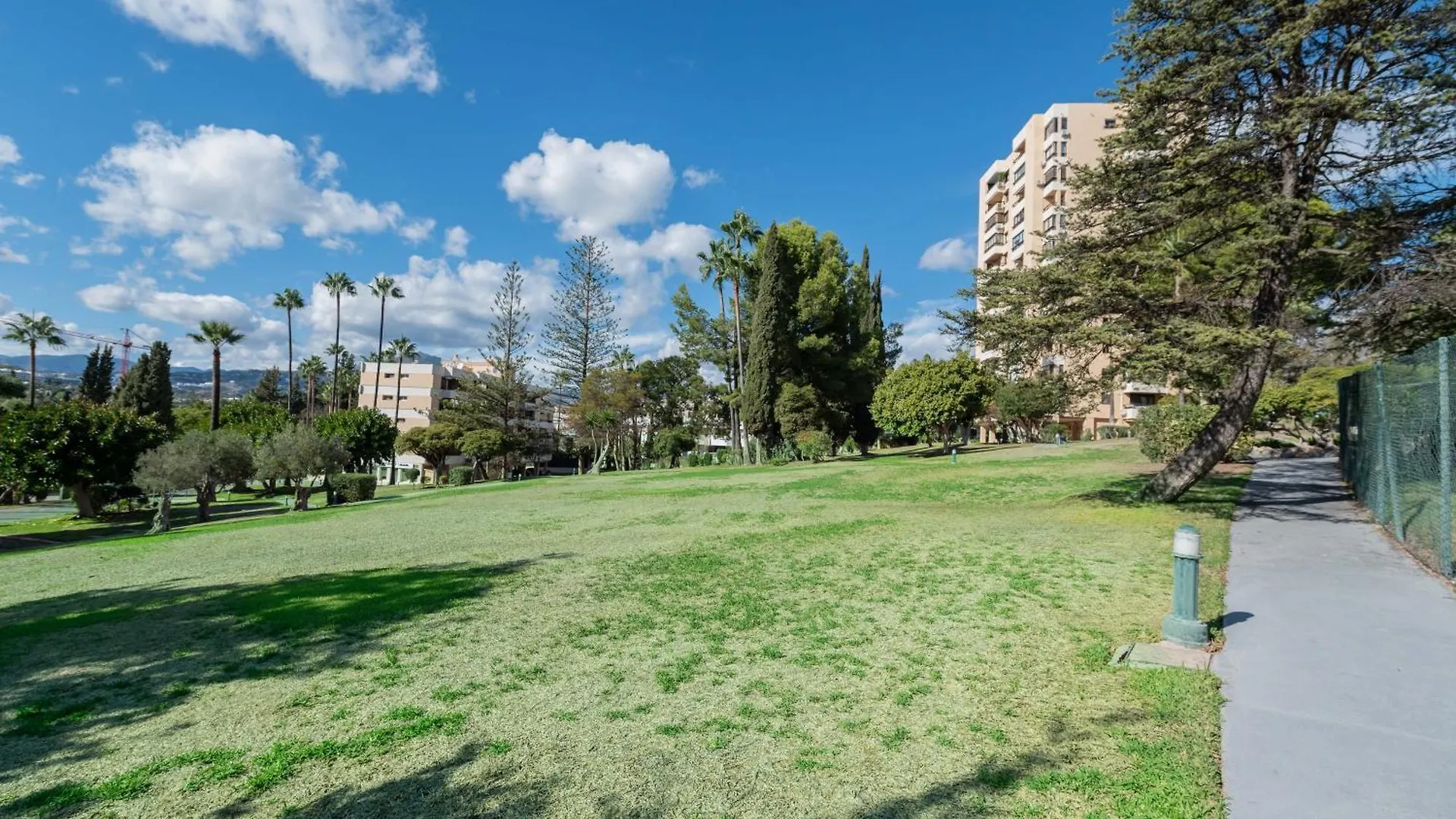 Newly Renovated Sunlit 3Bdrm Apt With Stunning Views Marbella
