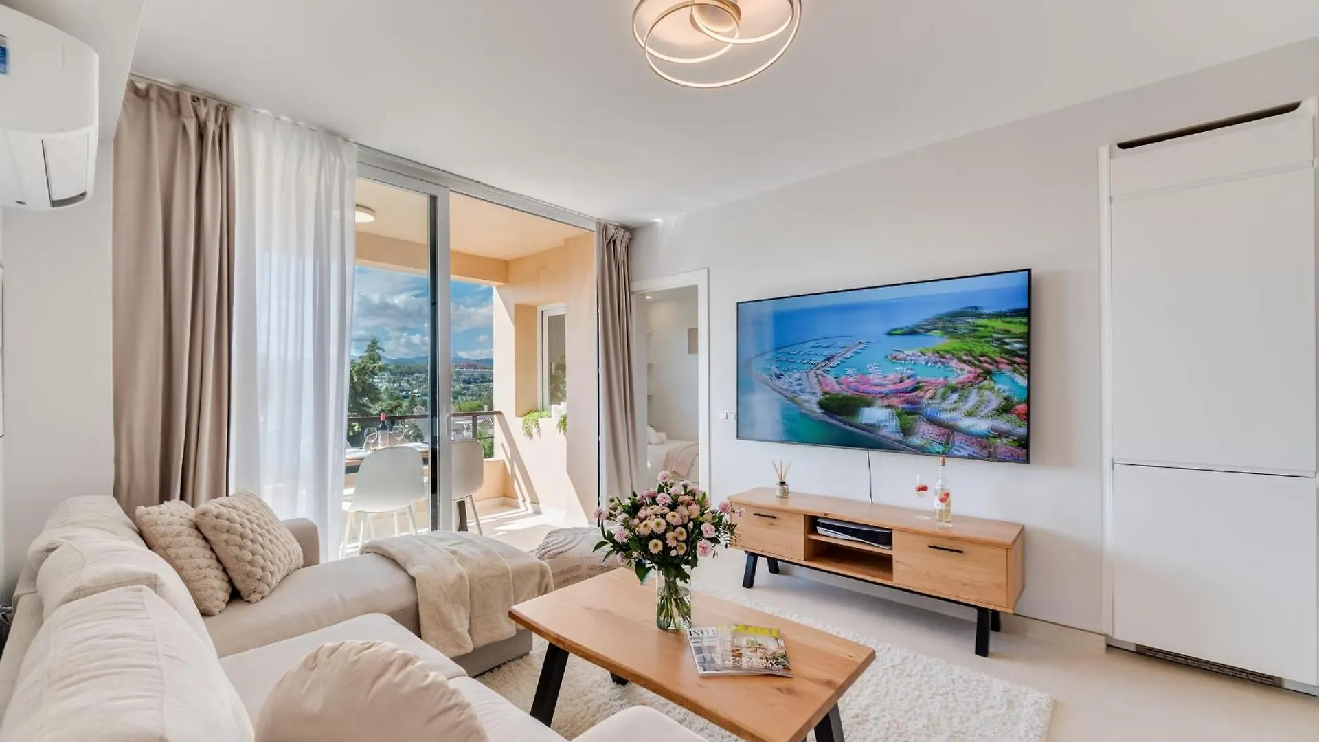 Newly Renovated Sunlit 3Bdrm Apt With Stunning Views Marbella Appartement