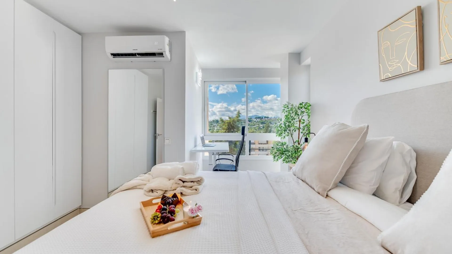Newly Renovated Sunlit 3Bdrm Apt With Stunning Views Marbella