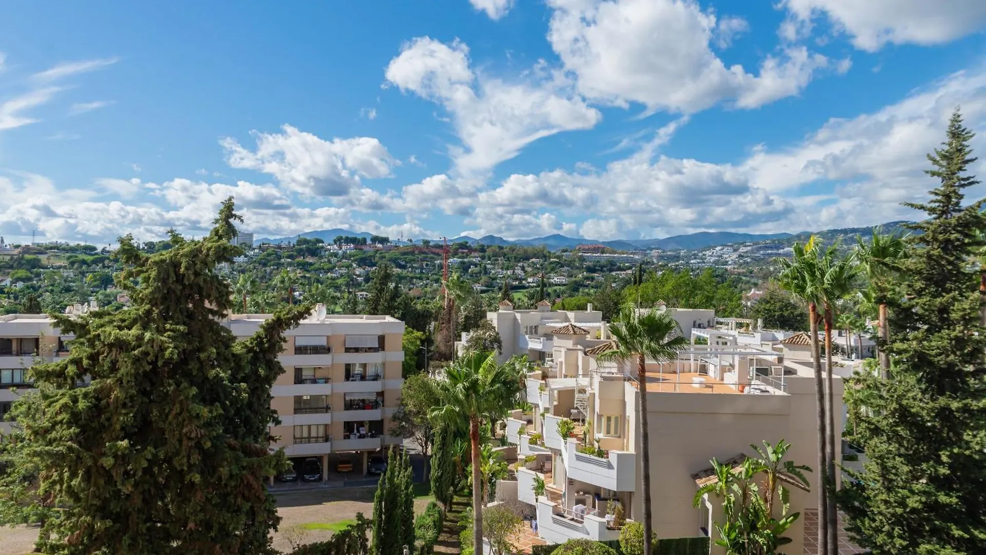 Apartment Newly Renovated Sunlit 3Bdrm Apt With Stunning Views Marbella
